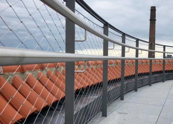 কেনা অক্সাইড 50 * 50mm Balustrade Mesh 2mm তারের স্টেইনলেস স্টীল দড়ি Mesh online manufacture