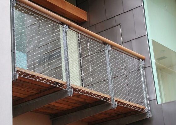 kupować Siatka linowa ze stali nierdzewnej klasy morskiej 316, wodoodporna siatka kablowa balustradowa z otworem 100 mm * 100 mm do ochrony balkonu online manufacture