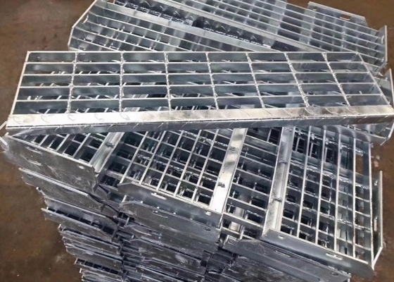 Silver 30*60cm Steel Grating Galvanized Expanded Metal Walkway