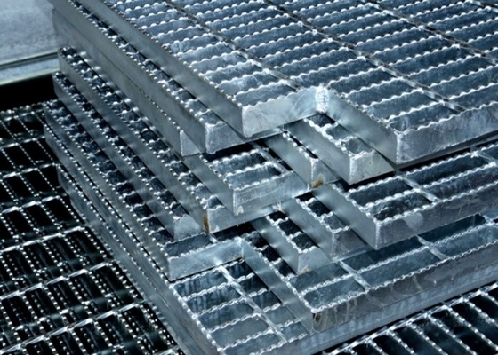 Silver 30*60cm Steel Grating Galvanized Expanded Metal Walkway