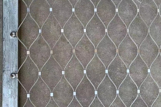 Silver 4cm*4cm Zoo Enclosure Mesh Wire Rope Mesh For Animal Protection