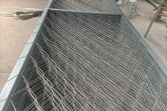 Silver 4cm*4cm Zoo Enclosure Mesh Wire Rope Mesh For Animal Protection