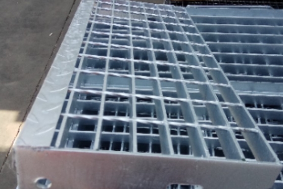 25x3 Galvanised Steel Grating 30mm 40mm Expanded Metal Grating