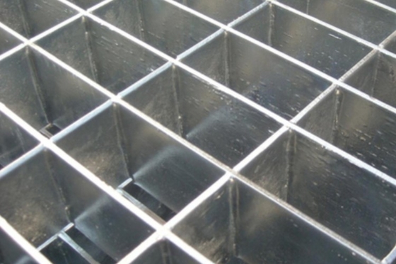 30*100 Galvanized Walkway Grating Q235 Q345 S275 Lantai Aluminium Grate