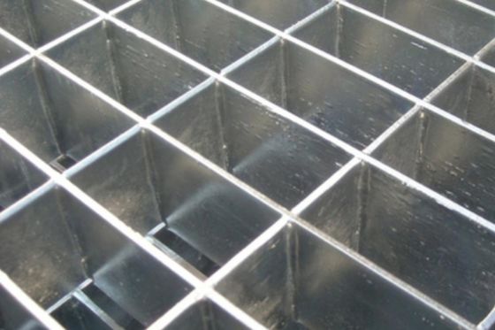 Buen precio 30*100 Rejas galvanizadas para pasarelas Q235 Q345 S275 Suelos de aluminio en línea