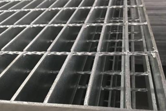 30*100 Galvanized Walkway Grating Q235 Q345 S275 Lantai Aluminium Grate