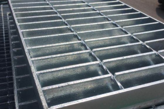 Good price 8 mm gezacktes Stahlgitter Q235 Online