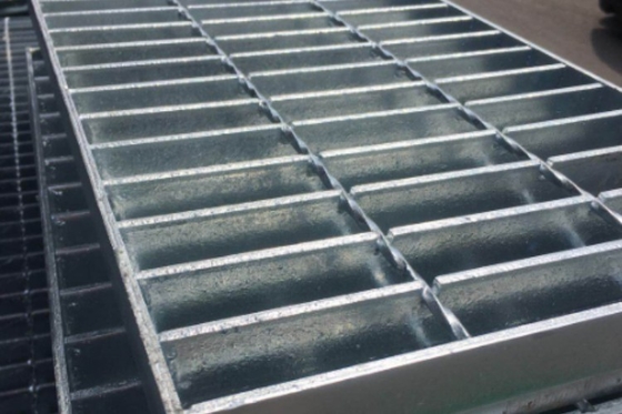 8mm Serrated Carbon Steel Bar Grating Q235 Heavy Duty Grating
