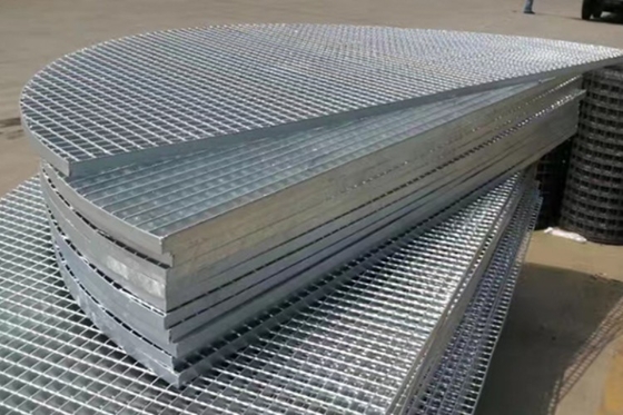 Customized Serrated Steel Grating Hot Dipped Galvanized Metal Bar Grating