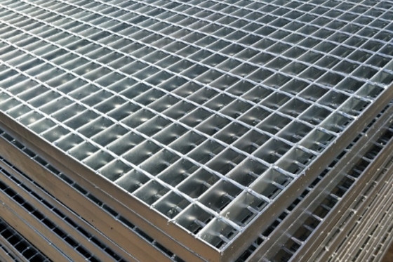 Q235 Serrated Grating Carbon Steel Bar Grating Sertifikasi ISO9001