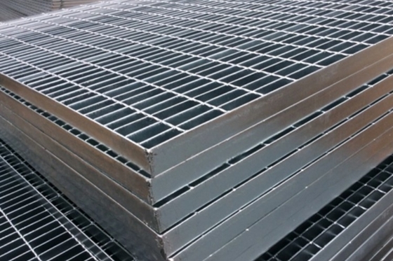 30x100mm Pitch Galvanized Steel Grating 6mm Crossbar Metal Grating