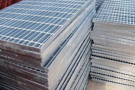 Prezzo buono Pavimenti in acciaio rivestito con griglia Q235 in linea