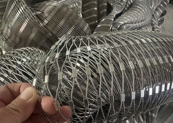 22mm*22mm Corrosion Resistant SS304 Knotted Steel Cable Mesh for Staircase Fence with Flexible Structure and Easy Installation