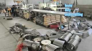 Het Netwerk van het roestvrij staalvogelhuis